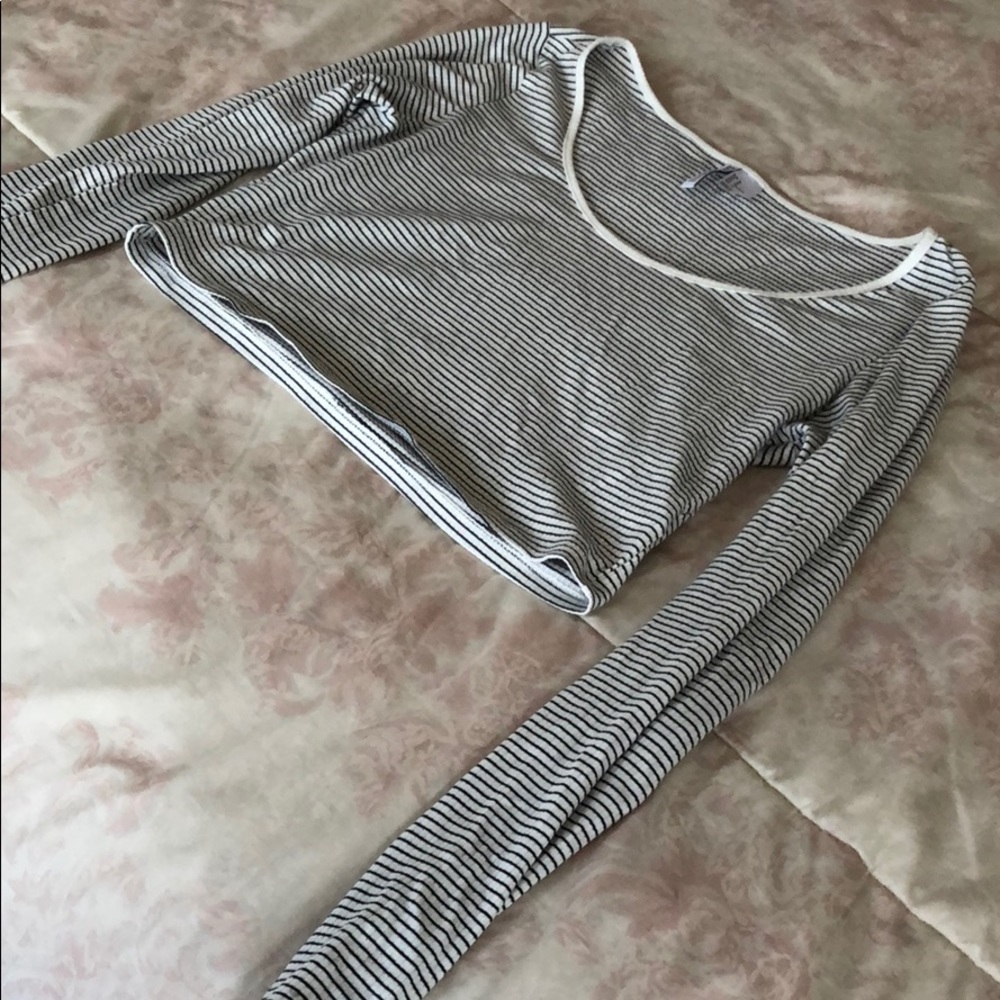 Black & White striped ribbed long sleeve crop